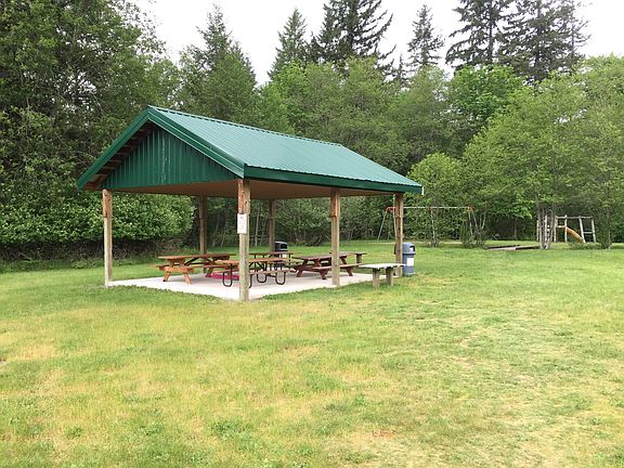 4th image of 121 Paradise Dr