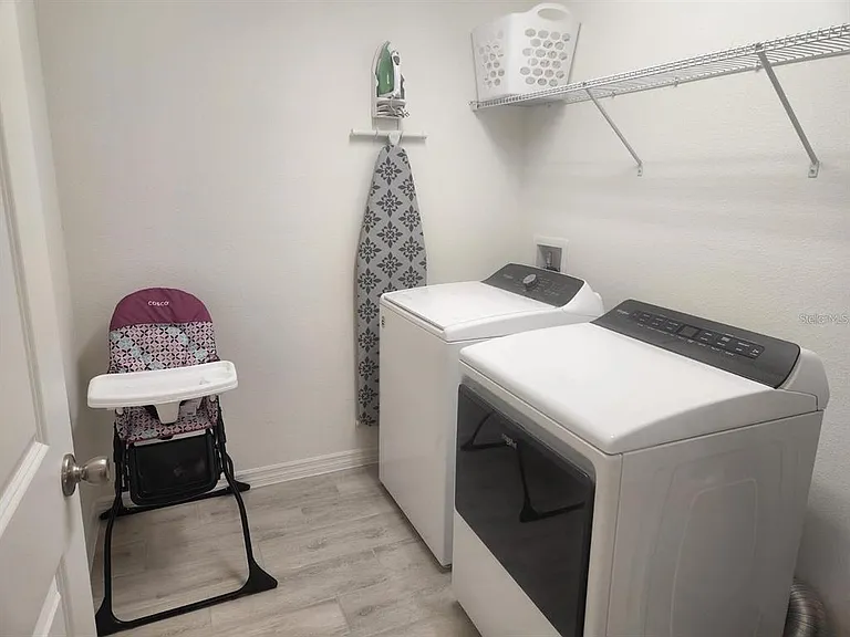1055 Papaya Cir — Photo 16
