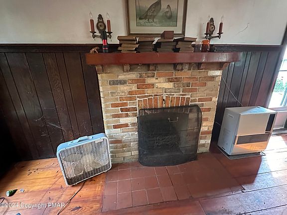 3rd image of 130 Girard Ave