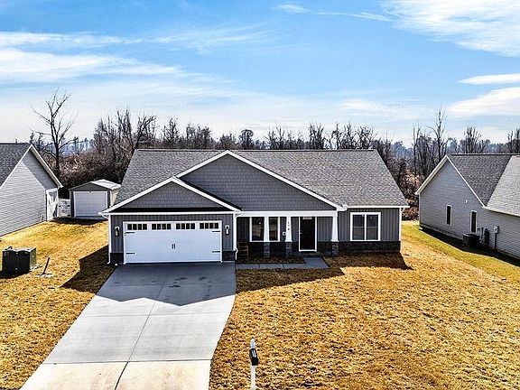 4th image of 172 Langley Dr