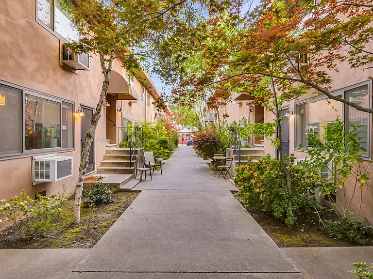 1624 T St #9 — Photo 14