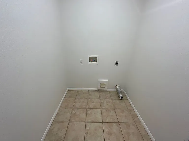 575 S Canterbury Ln — Photo 11