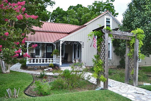 1st image of 304 N Edison St