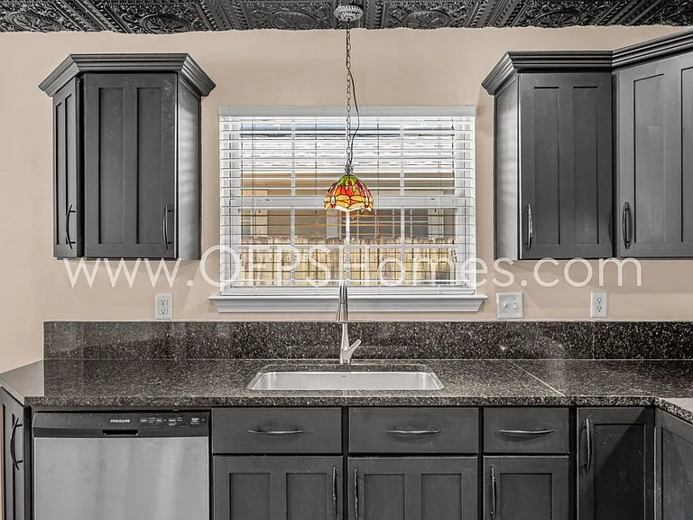 1949 Kadima Cir — Photo 11