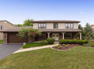 601 W 58th St, Westmont, IL 60559