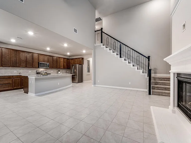 1237 Milfoil Dr — Photo 6