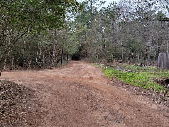 5th image of Sycamore Ln