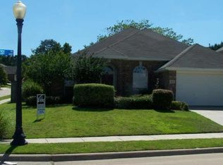 1621 Shadow Crest Dr, Corinth, TX 76210