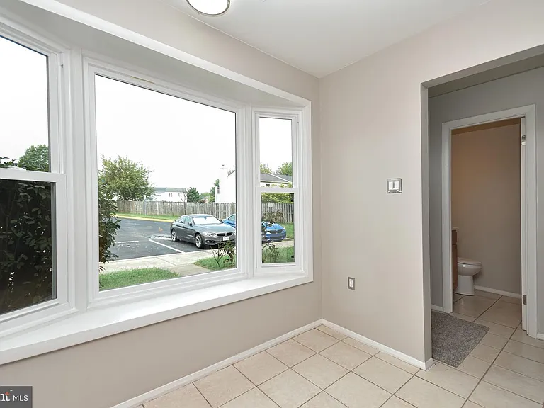 8853 Teakwood Ct — Photo 11