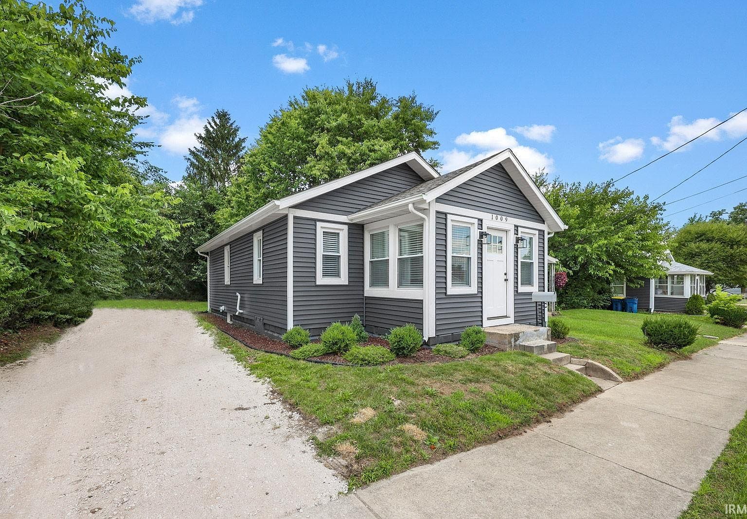 1009 S Russell Ave, Mishawaka, IN 46544 MLS 202325293 Zillow