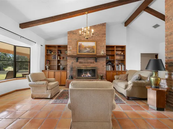 179 Stiewert Ln, Paige, TX 78659