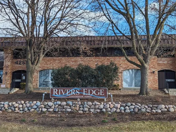 4155 West Rivers Edge CIRCLE #7, Brown Deer, WI 53209