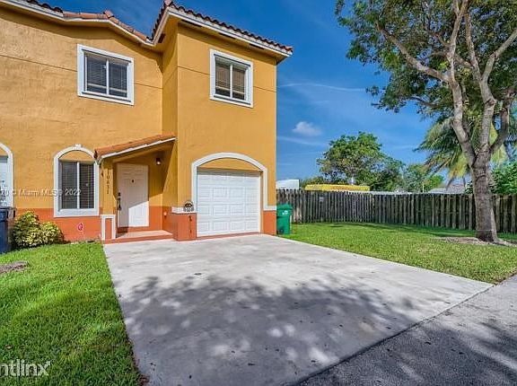 2nd image of 10831 SW 181st Ln #10831