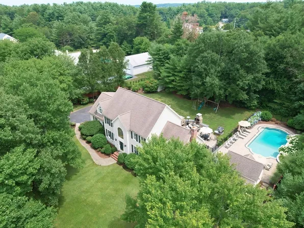 14 Sheila Ln, Franklin, MA 02038
