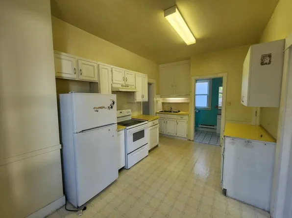 967 E 14th Ave #3, Vancouver, BC V5T 2N7