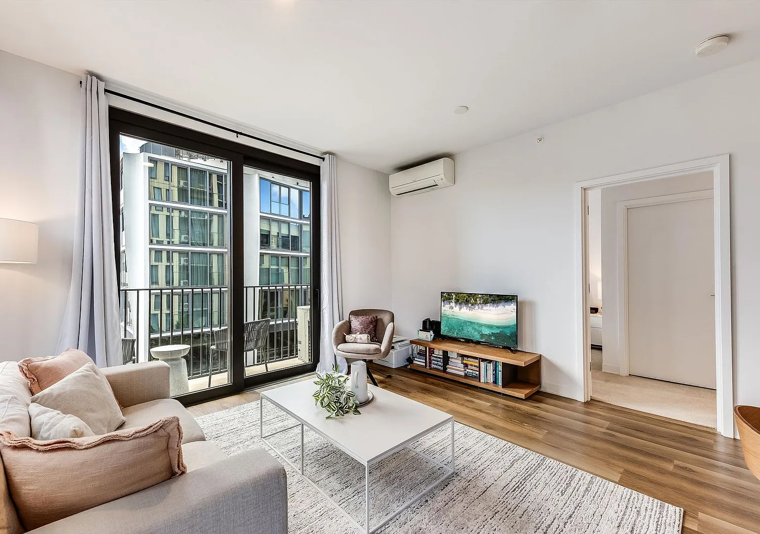 Experience luxury living at 'A'ali'i in the heart of Ward Village in Kaka'ako! Available 09/16/2026 — Photo 4