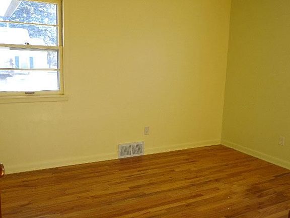 2nd image of 520 S Reynolds Ave