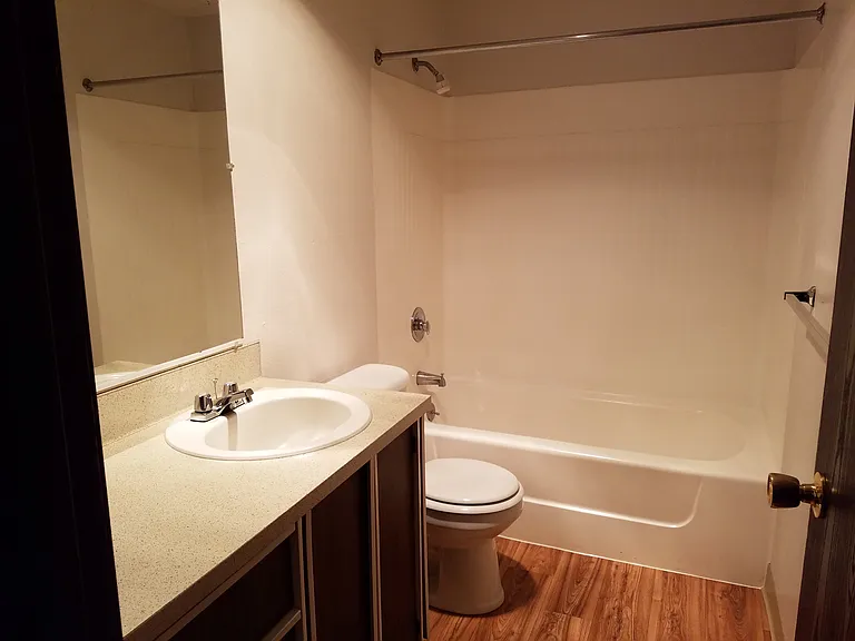Hidden Lake Apartments — Photo 12