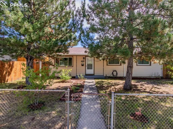 2107 N Circle Dr, Colorado Springs, CO 80909