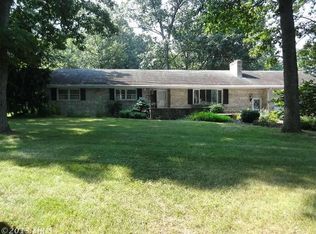 6576 Mountain Dr, Chambersburg, PA 17202
