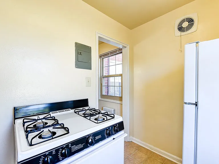 Richman Apartments — Photo 10
