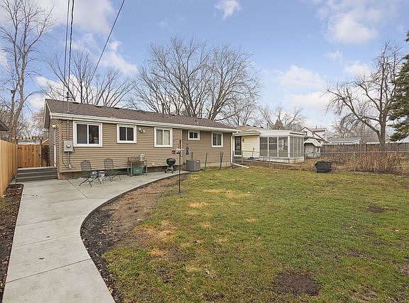 5th image of 4515 Heights Dr NE