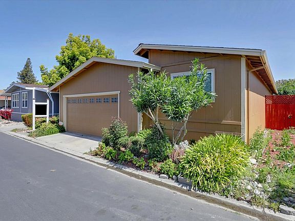 3rd image of 437 Chateau La Salle Dr #437