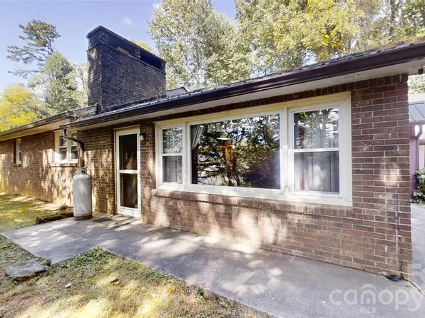 175 River Ln, Canton, NC 28716