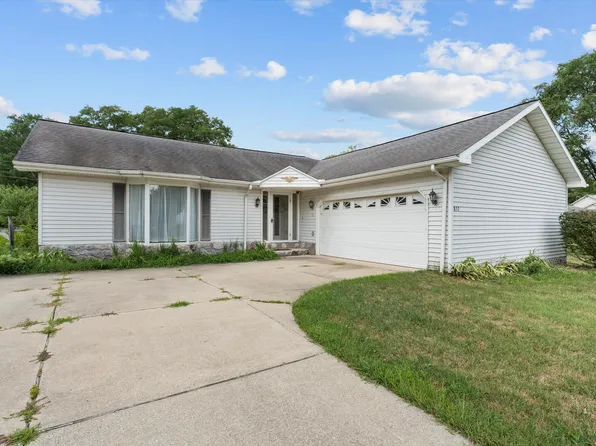 832 E Park Dr, Niles, MI 49120