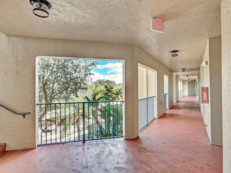 800 Uno Lago Dr #305 — Photo 51