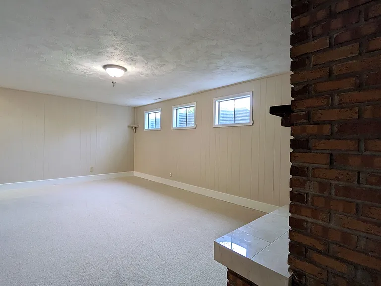 4050 Hollow Rd — Photo 21