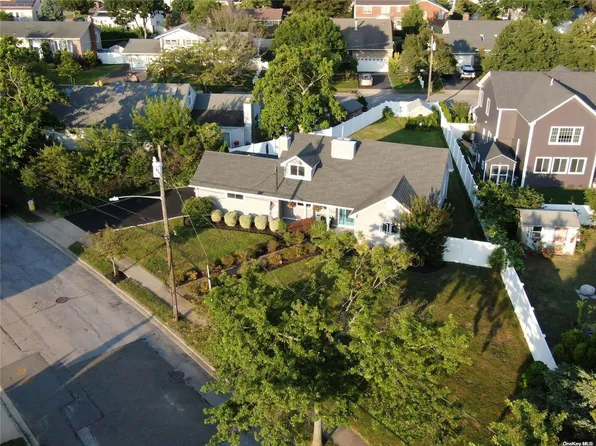 232 W Shore Drive, Massapequa, NY 11758