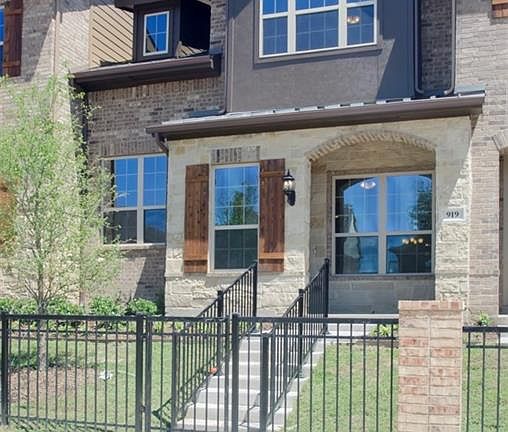 3rd image of 919 Whitehall Dr