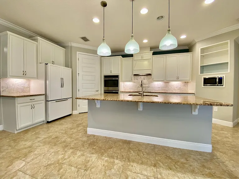 16238 Wind View Ln — Photo 3