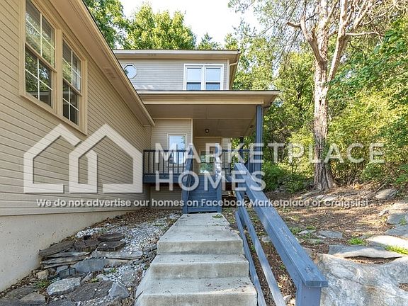 3rd image of 531 Farmingdale Rd SE