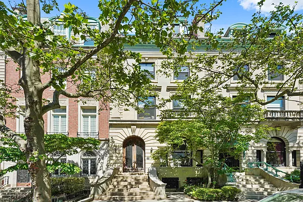 Sold by Avenue Sotheby's International Realty | media 1