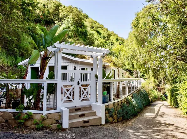 275 Woodland Dr, Laguna Beach, CA 92651