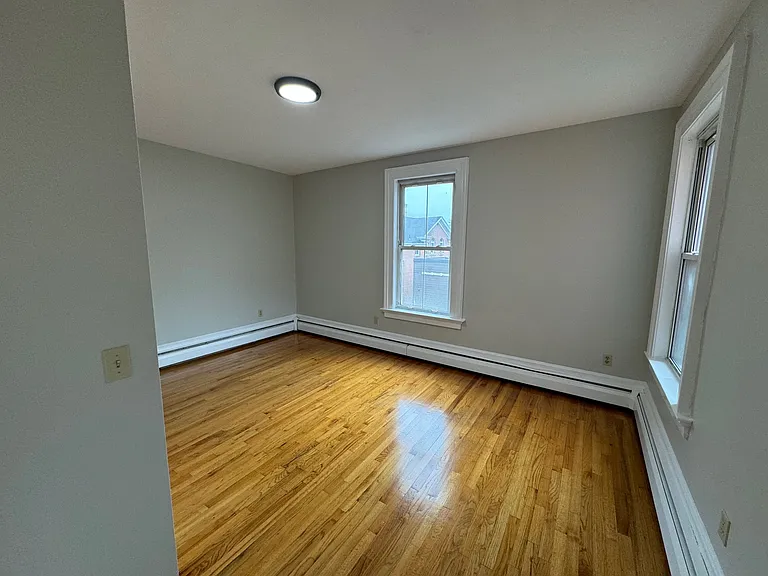 7 Trumbull St #3 — Photo 15