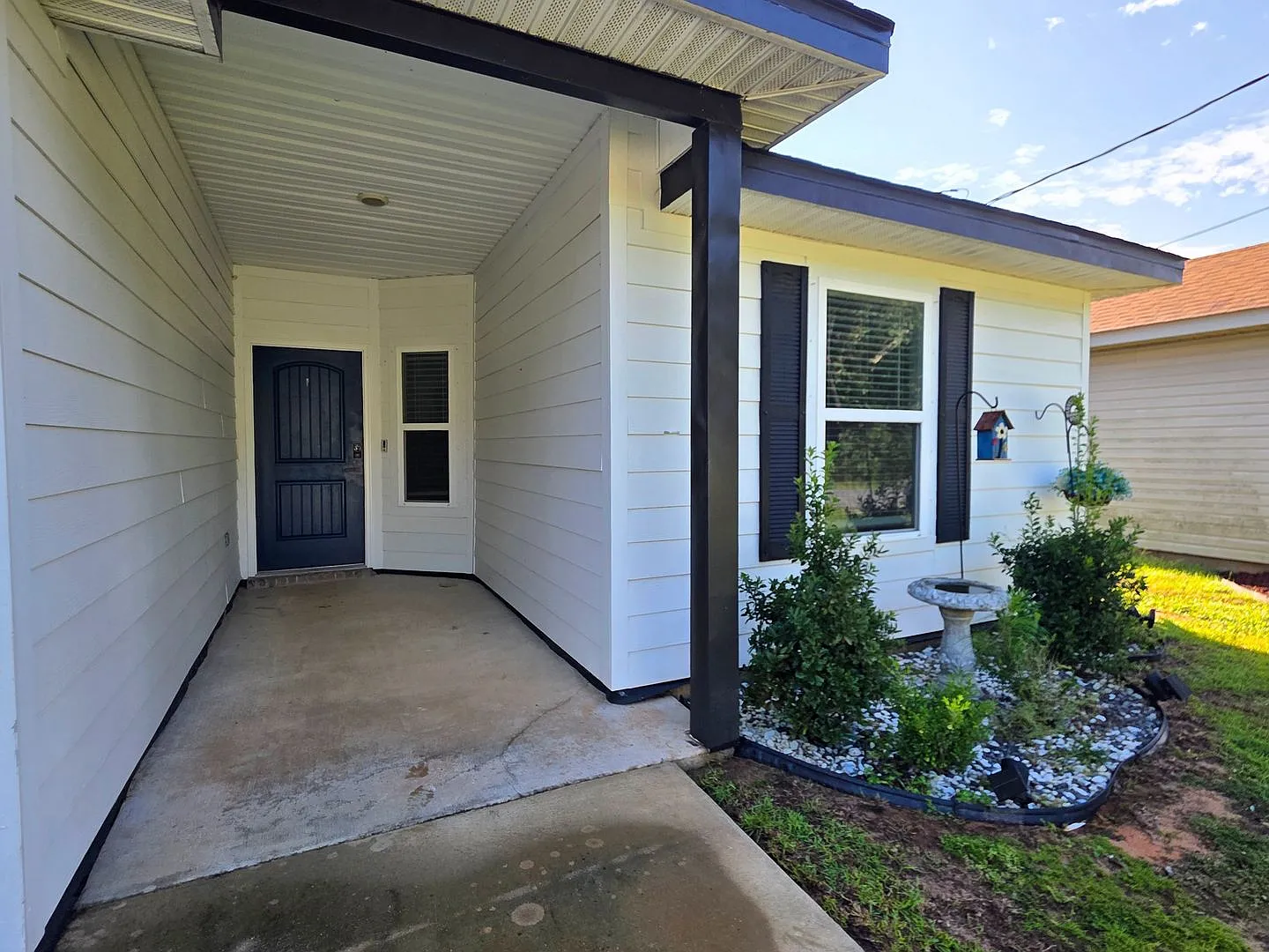 Charming 3BR/2BA Milton Home — Photo 2