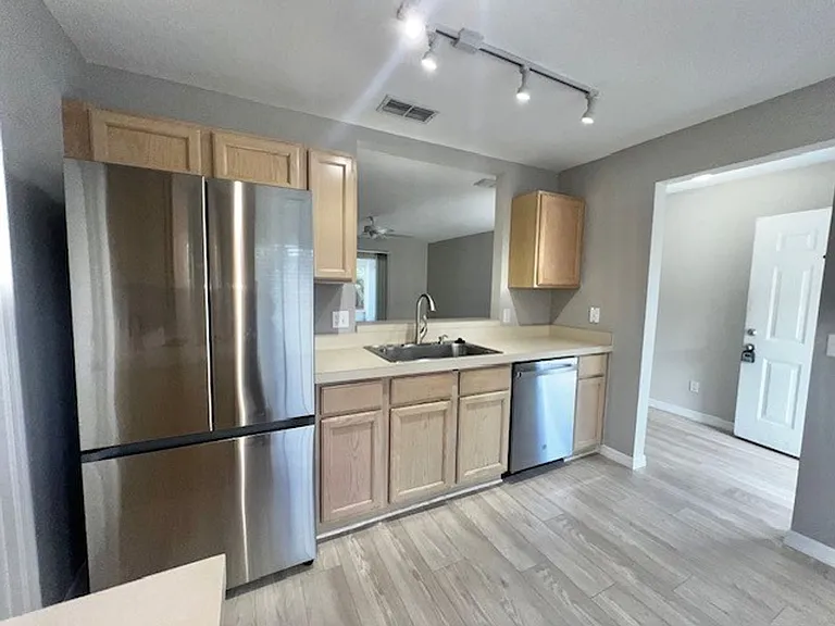 2024 Donegan Pl — Photo 12