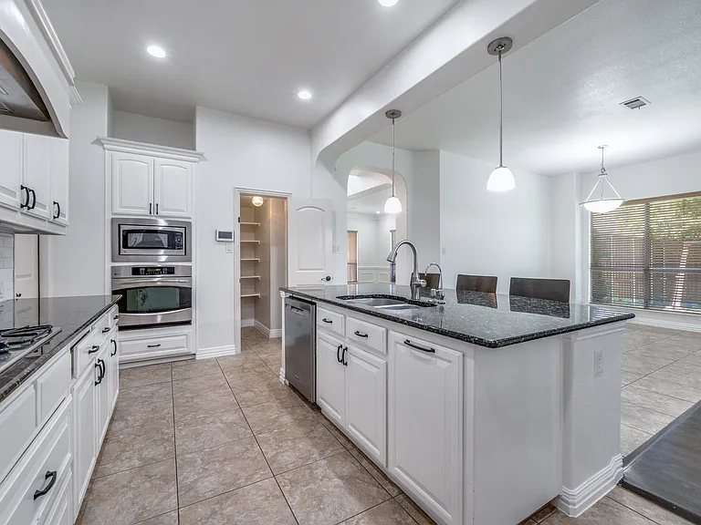 2043 Loma Alta Dr — Photo 4