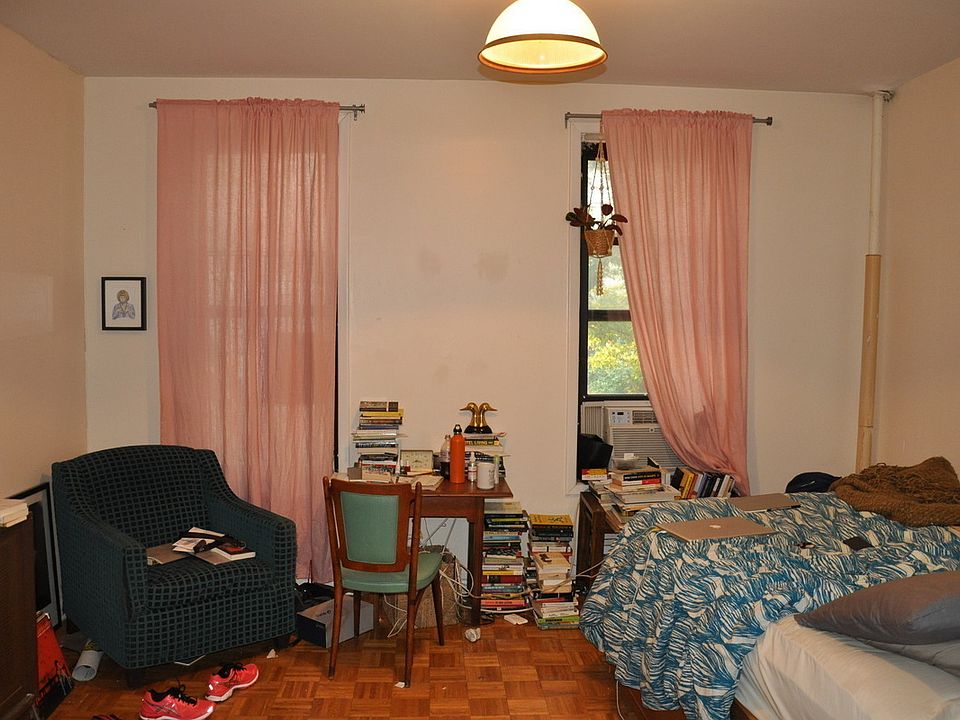 2nd image of 778 Park Pl APT 17