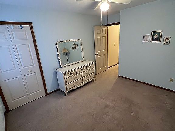 4th image of 451 Pembroke Cv