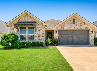 1040 Cannon Pl, Paris, TX 75462