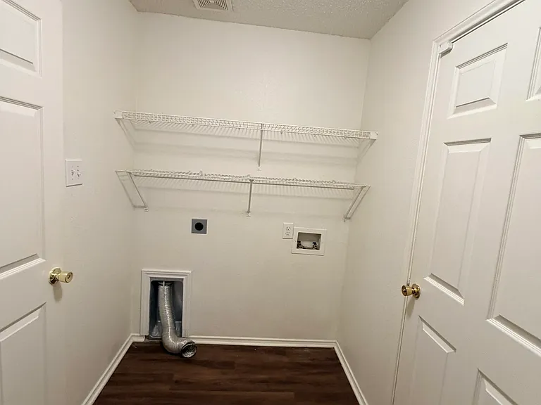 1582 Brookstone Dr — Photo 15