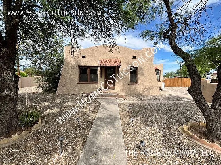 1401 N Camilla Blvd — Photo 2