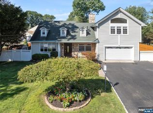 195 Everdell Ave, Hillsdale, NJ 07642