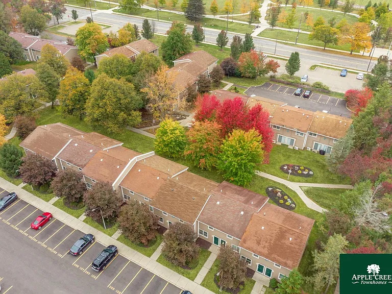 Apple Creek Townhomes — Photo 27
