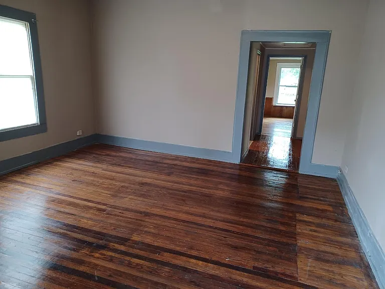 910 N Anniston Ave — Photo 4