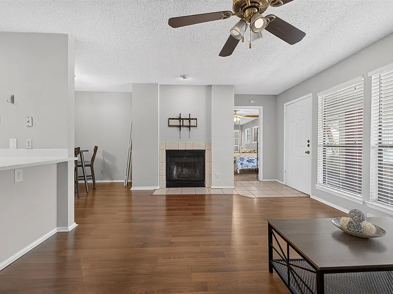 3115 Helms St #314 — Photo 24